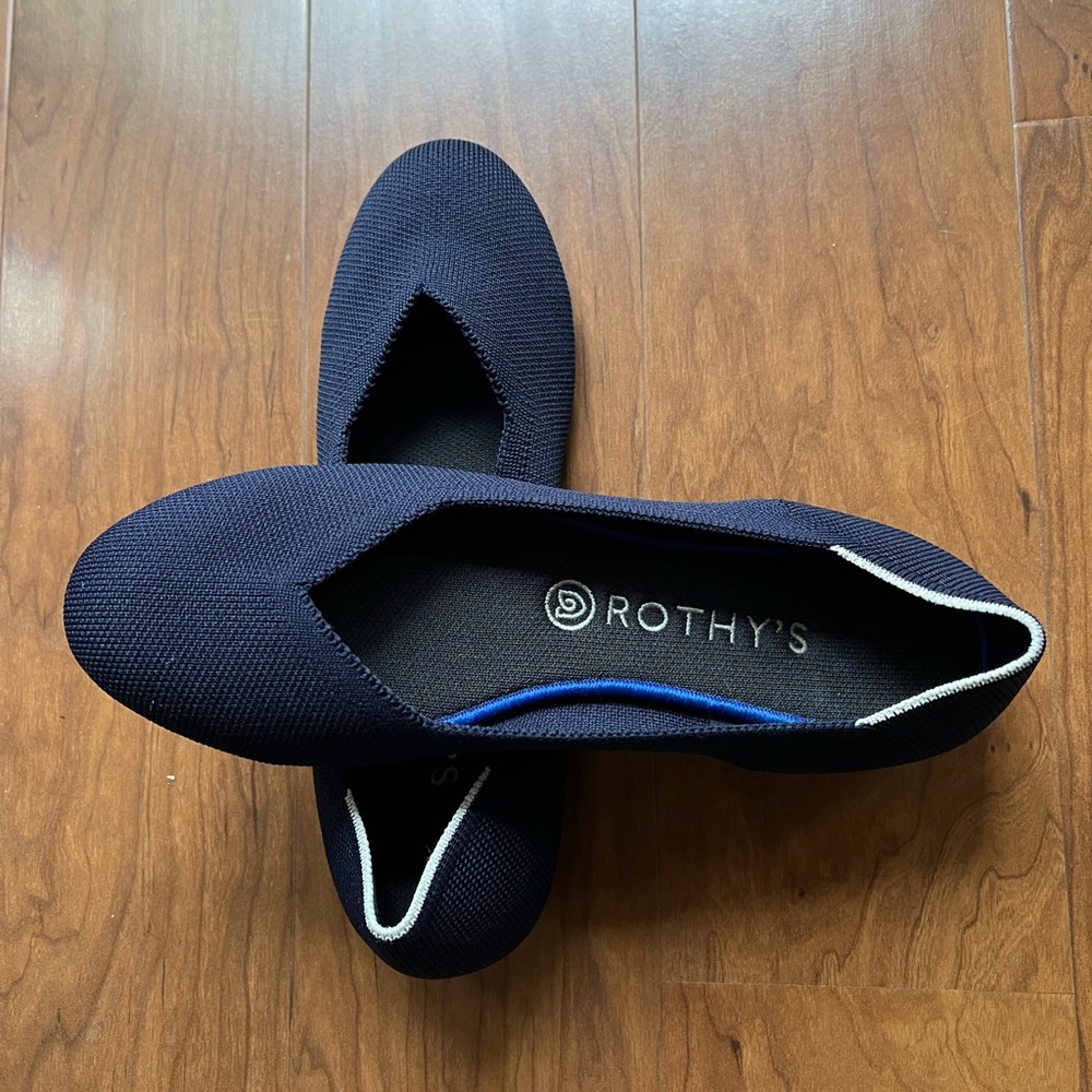 gently used - Rothy’s Maritime Navy - round toe flats